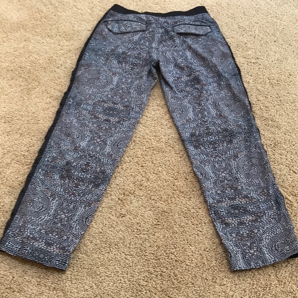 LULULEMON Athletica size M printed joggers/ pants - Picture 6 of 11